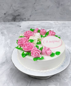 Праздничный торт «Розовые розы»