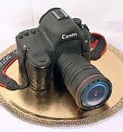 Торт в виде фотоаппарата