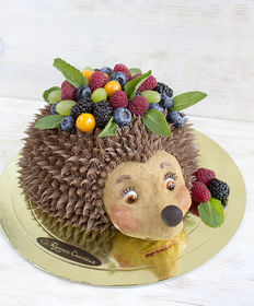 Детский торт «Ежик с ягодами»